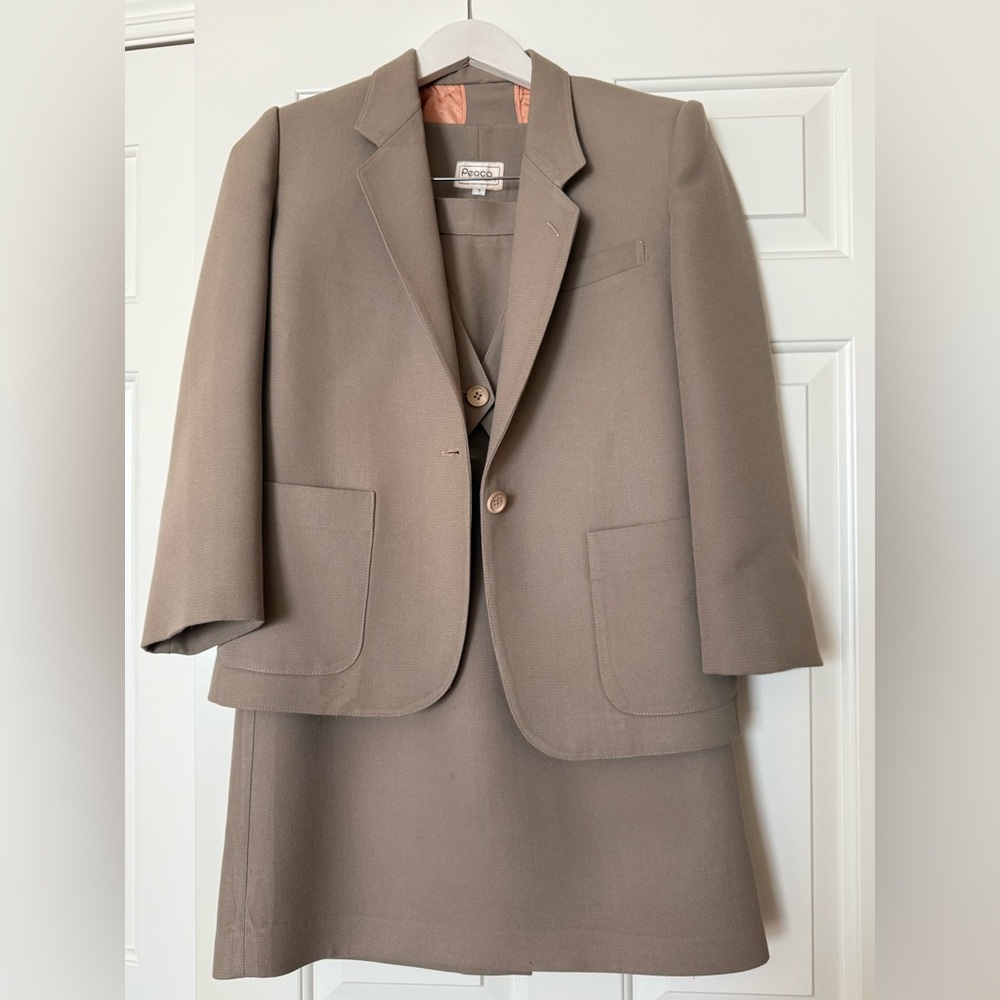 Elegant Women's Tan Blazer Suit Jacket